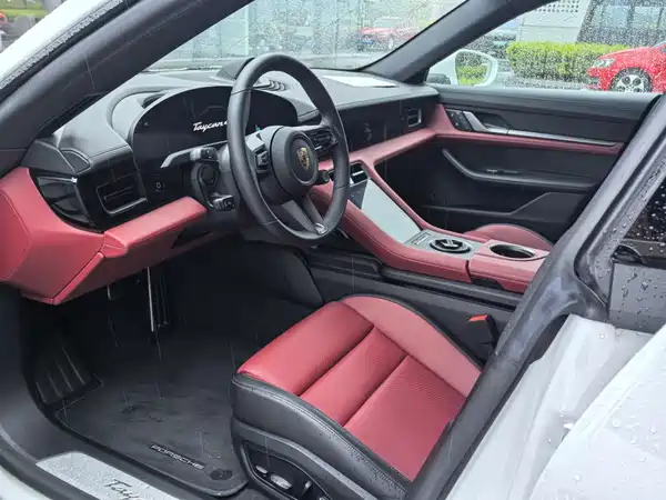 Porsche Taycan 2026