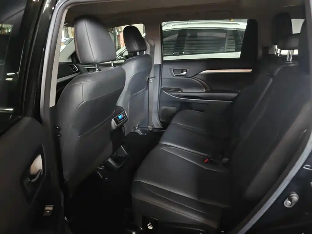 Toyota Highlander 2019 — фото 17