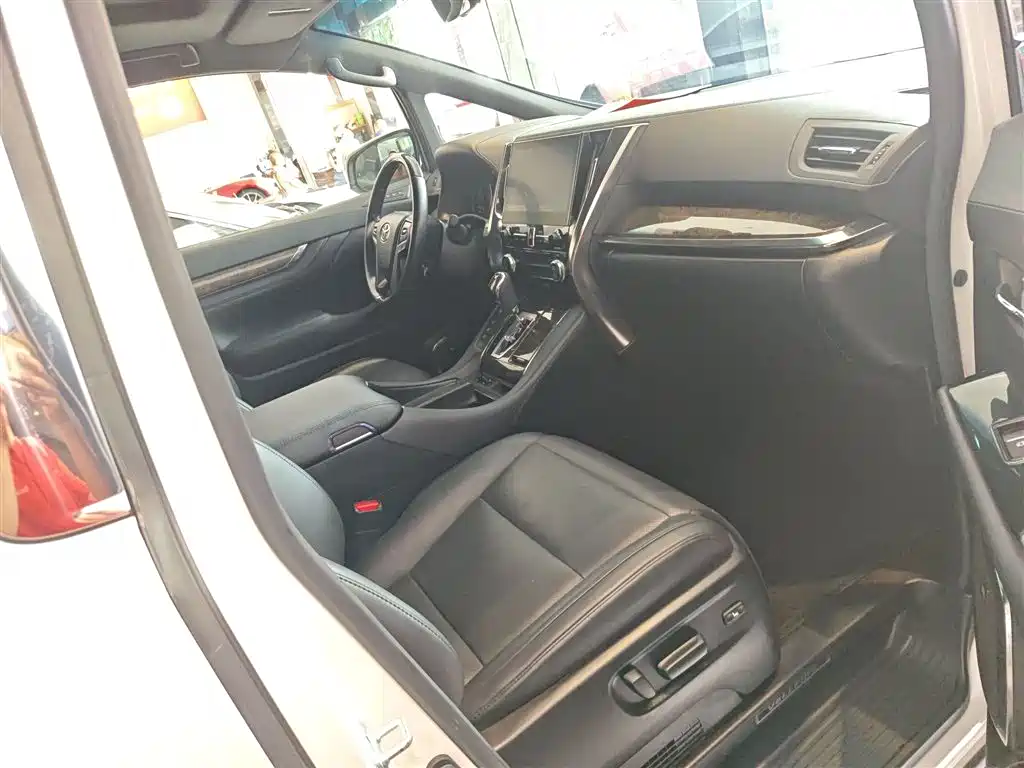 Toyota Vellfire 2020 — фото 25