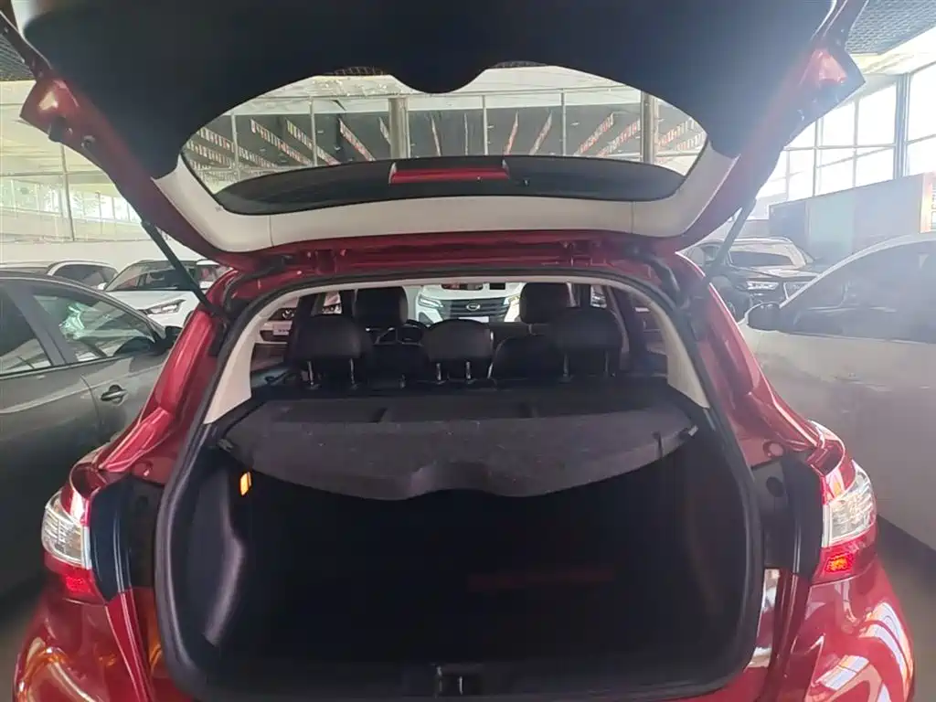 Nissan Tiida 2019 — фото 19
