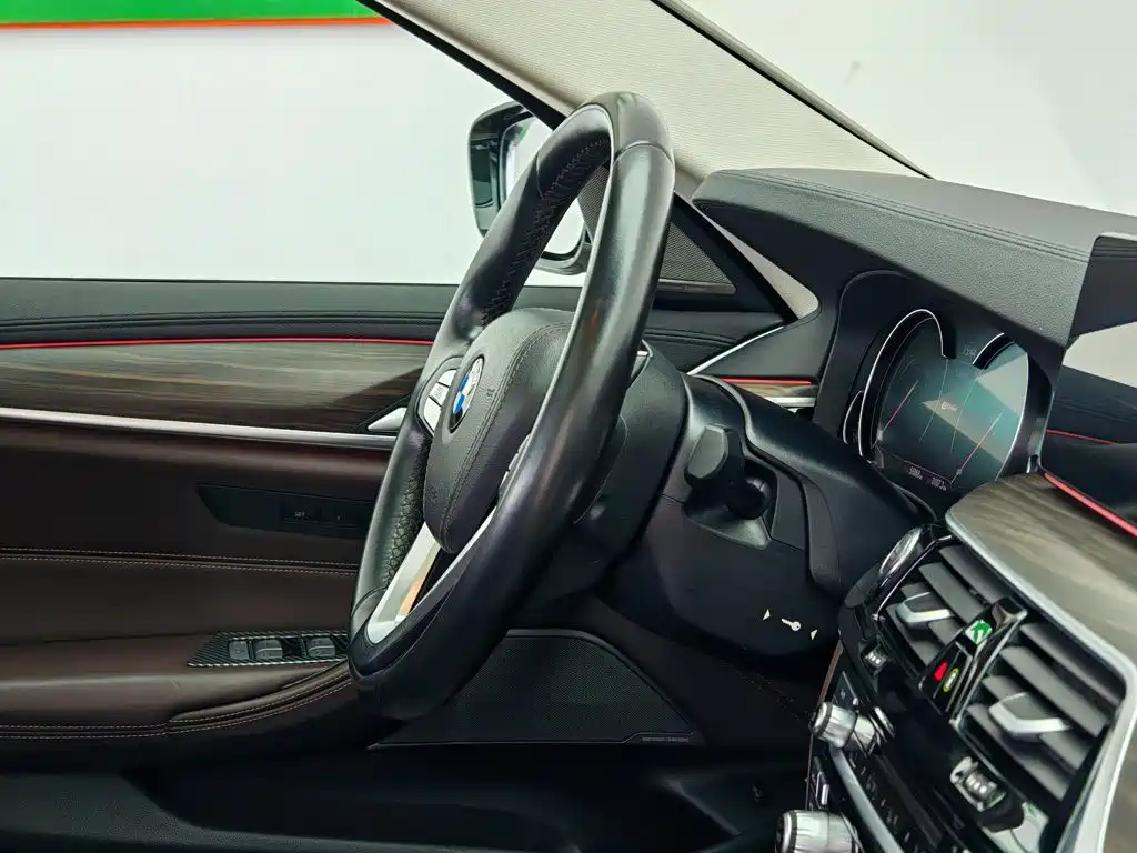 BMW 5 Series New Energy 2018 — фото 22