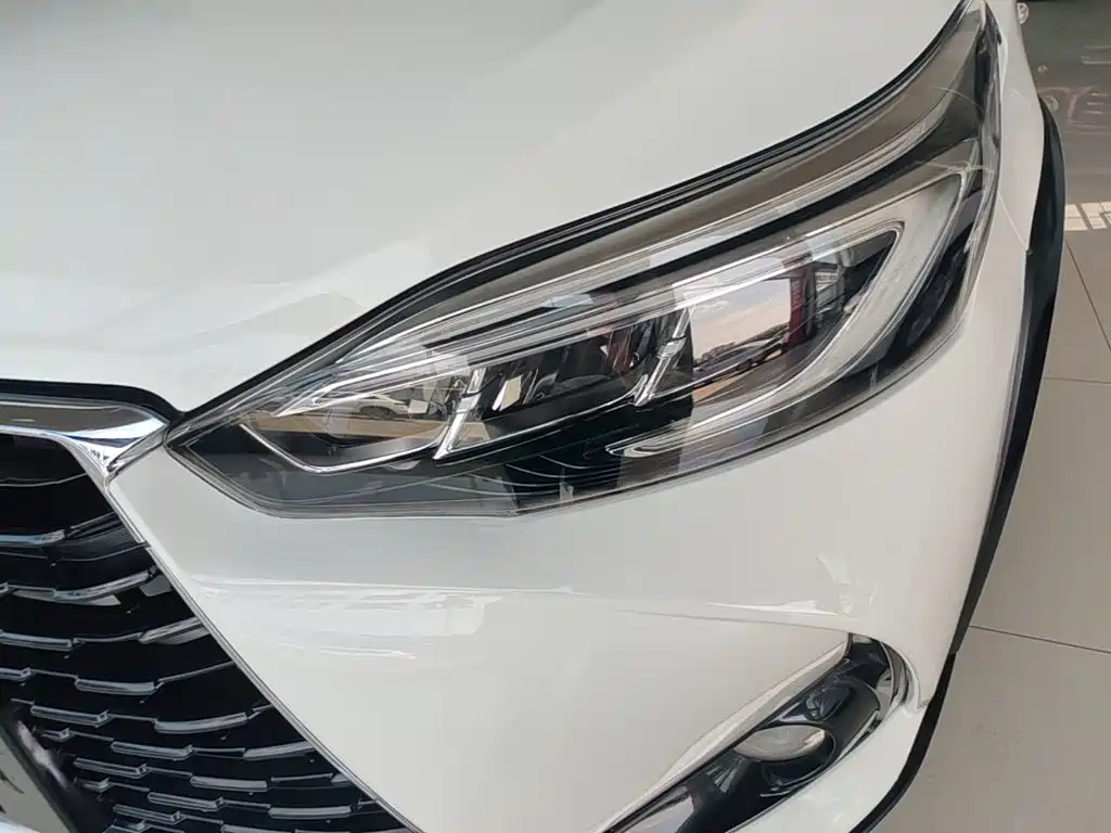 Toyota Yaris L 2020 — фото 24