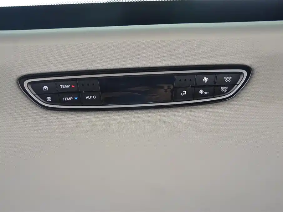 GAC Motor Trumpchi M8 2021 — фото 10