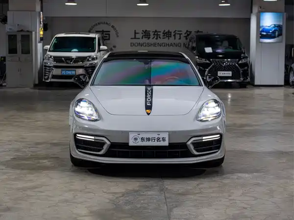Porsche Panamera 2023