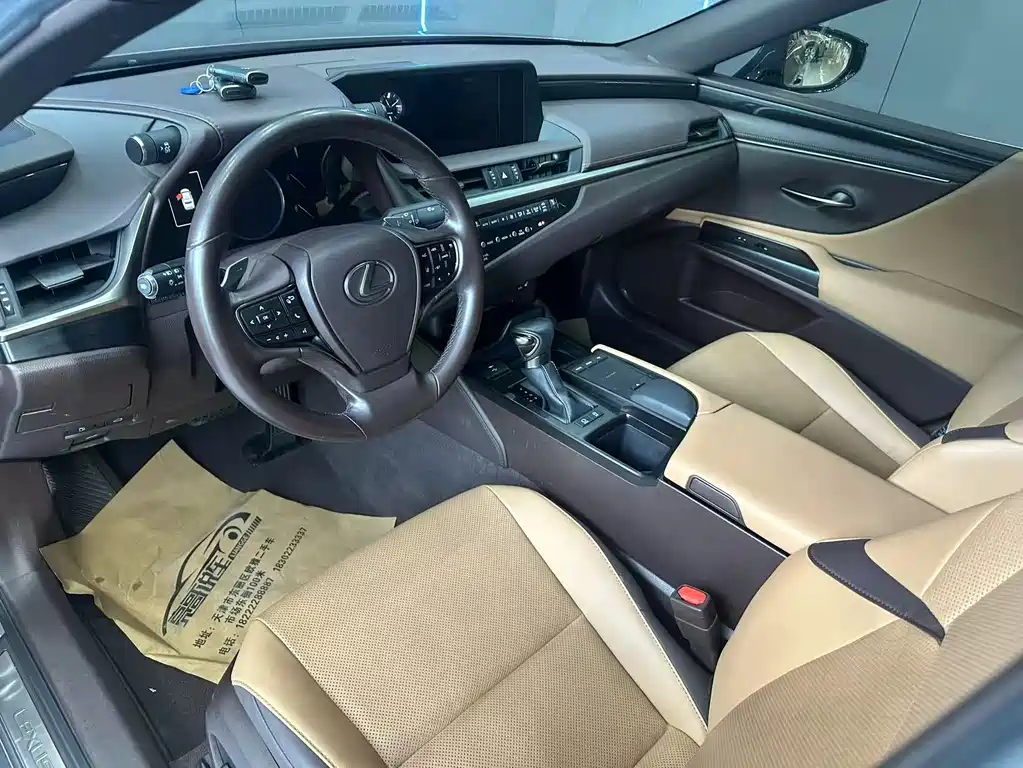 Lexus ES 2021 — фото 11