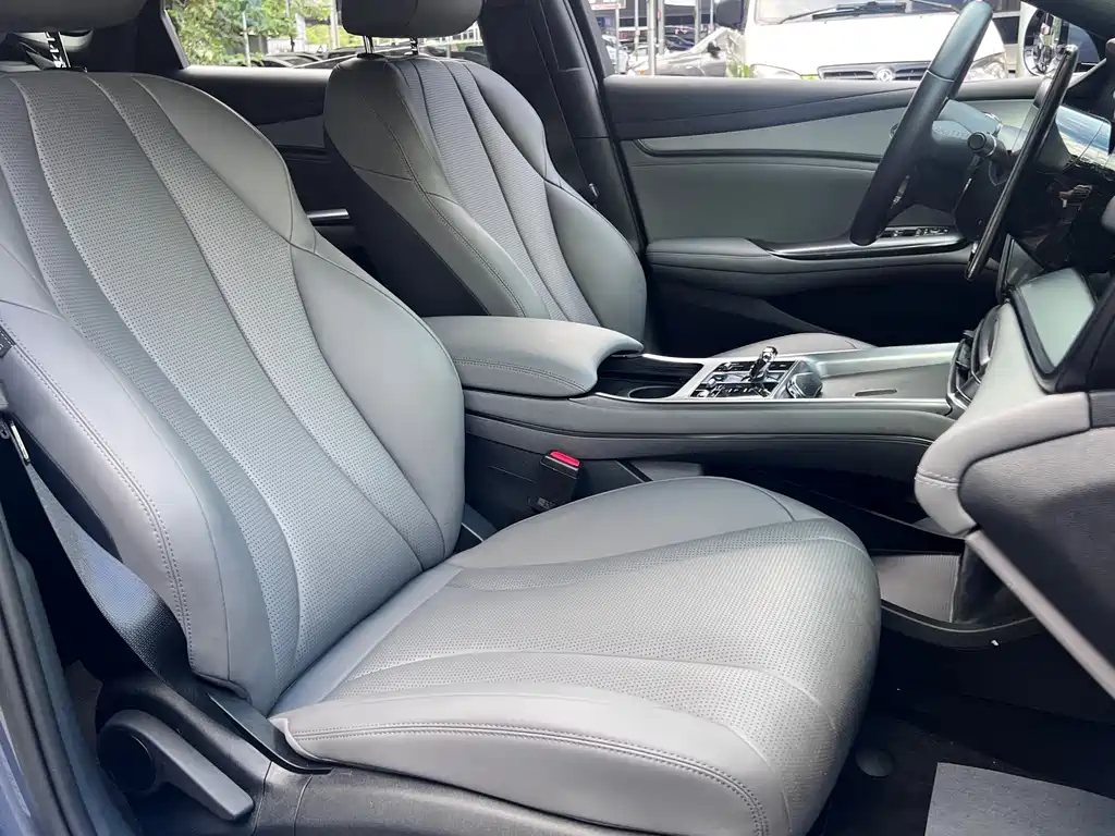 BYD Seal 07 DM-i 2025 — фото 24