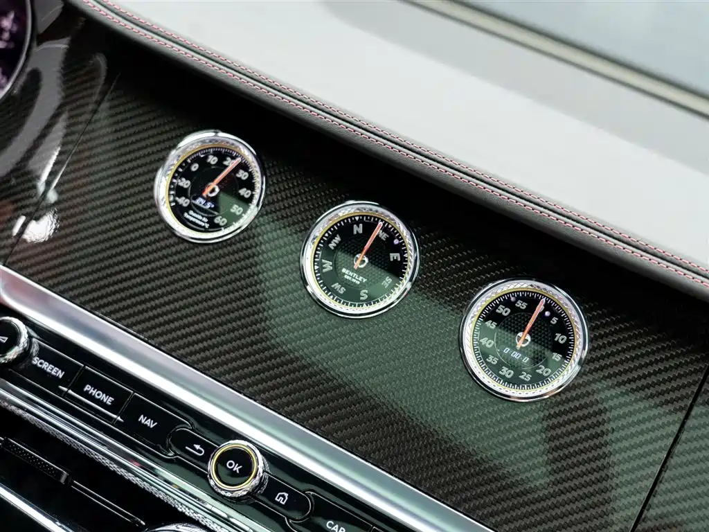 Bentley Flying Spur 2024 — фото 25