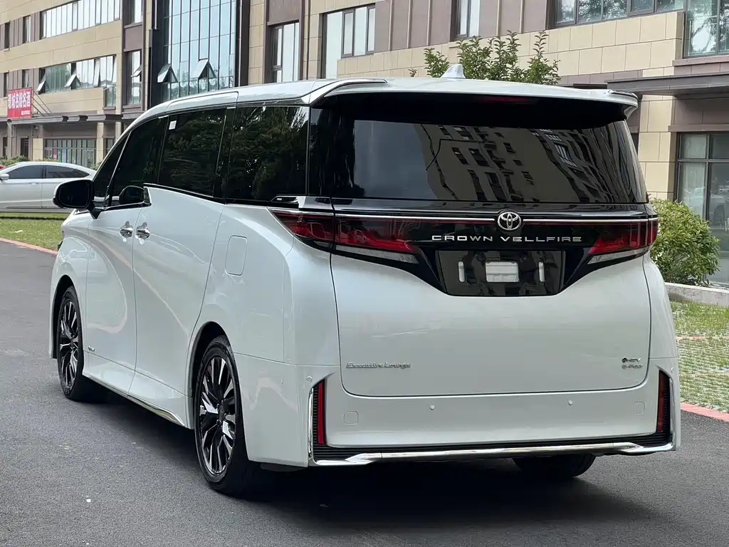 Toyota Vellfire 2024 — фото 14