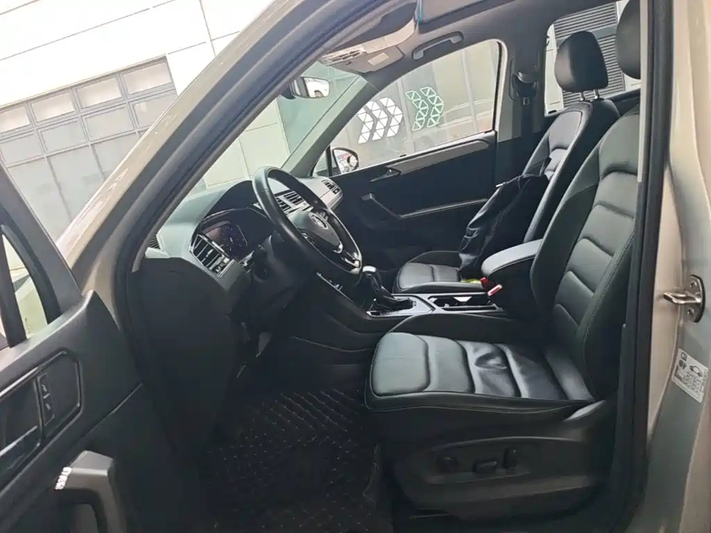 Volkswagen Tiguan L PHEV 2020 — фото 22