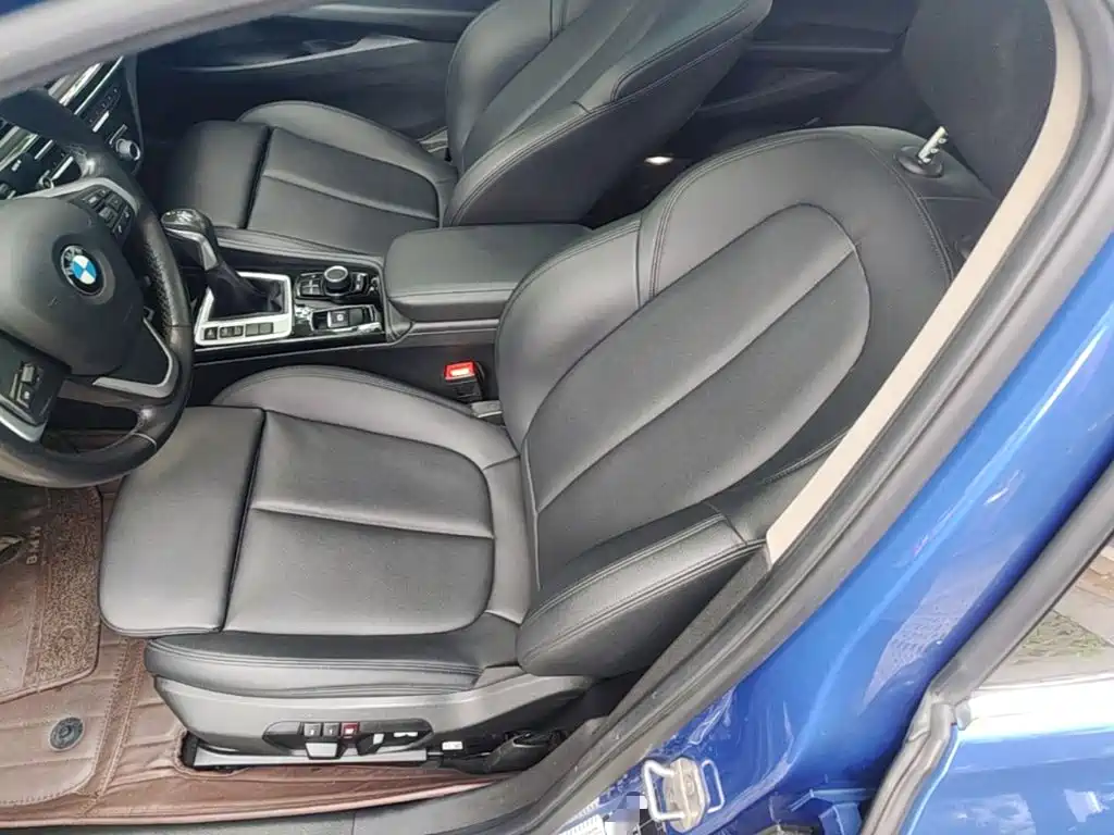 BMW 1 Series 2017 — фото 15