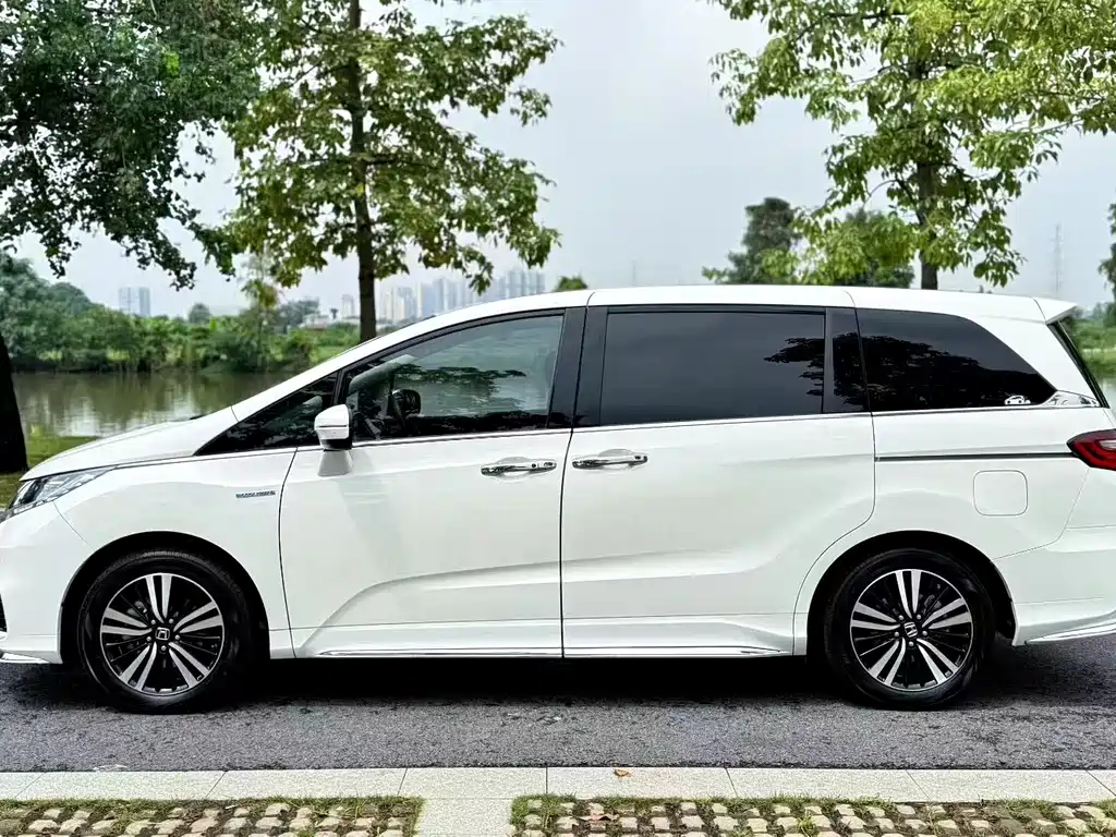 Honda Odyssey 2019 — фото 2