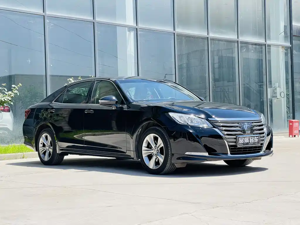 Toyota Crown 2017 — фото 2