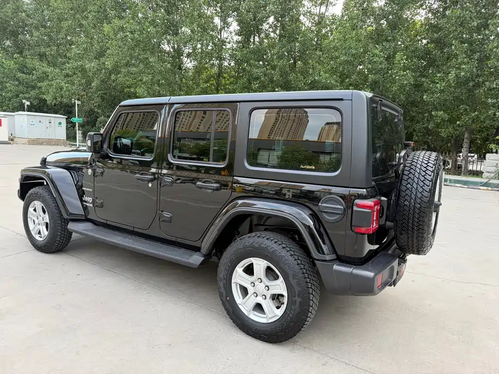 Jeep Wrangler 2021 — фото 16