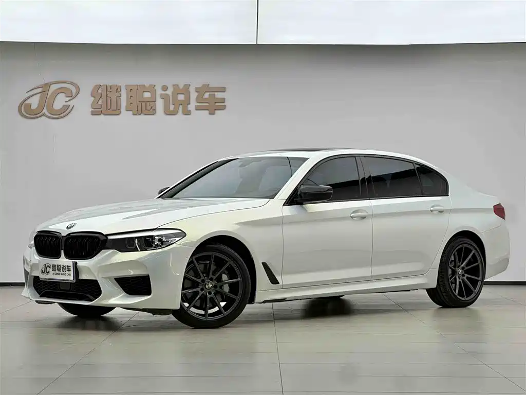 BMW 5 Series 2019 — фото 1