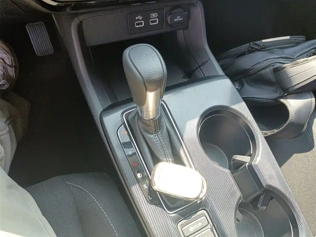 Honda Civic 2023 — фото 10
