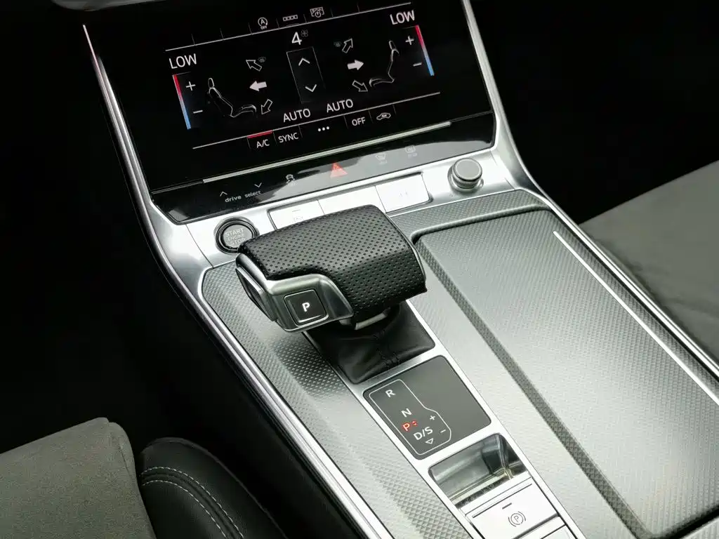 Audi A6L 2023 — фото 13