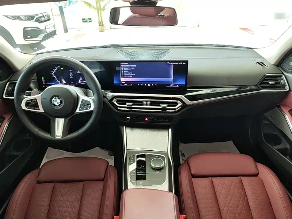 BMW 3 Series 2024 — фото 10