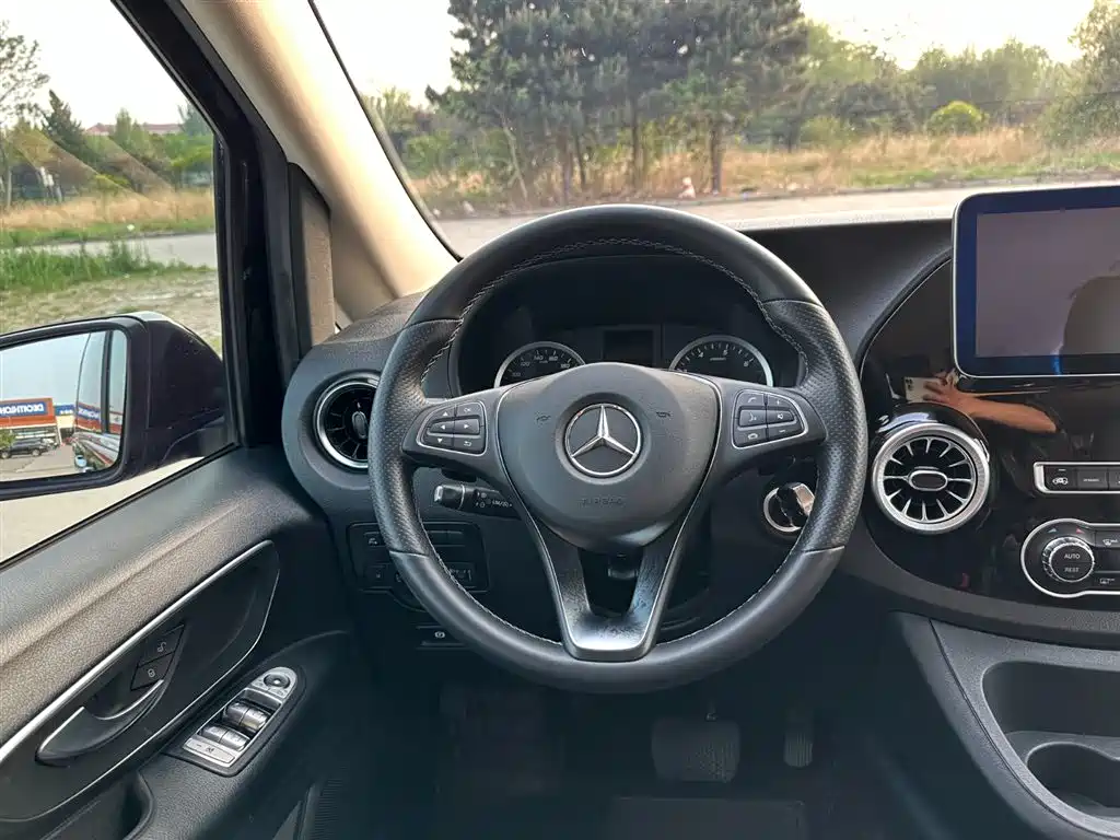 Mercedes-Benz Vito 2022 — фото 20