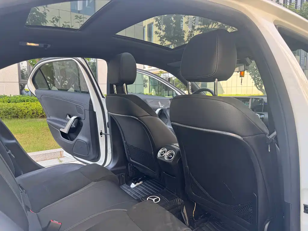 Mercedes-Benz A-Class 2019 — фото 17