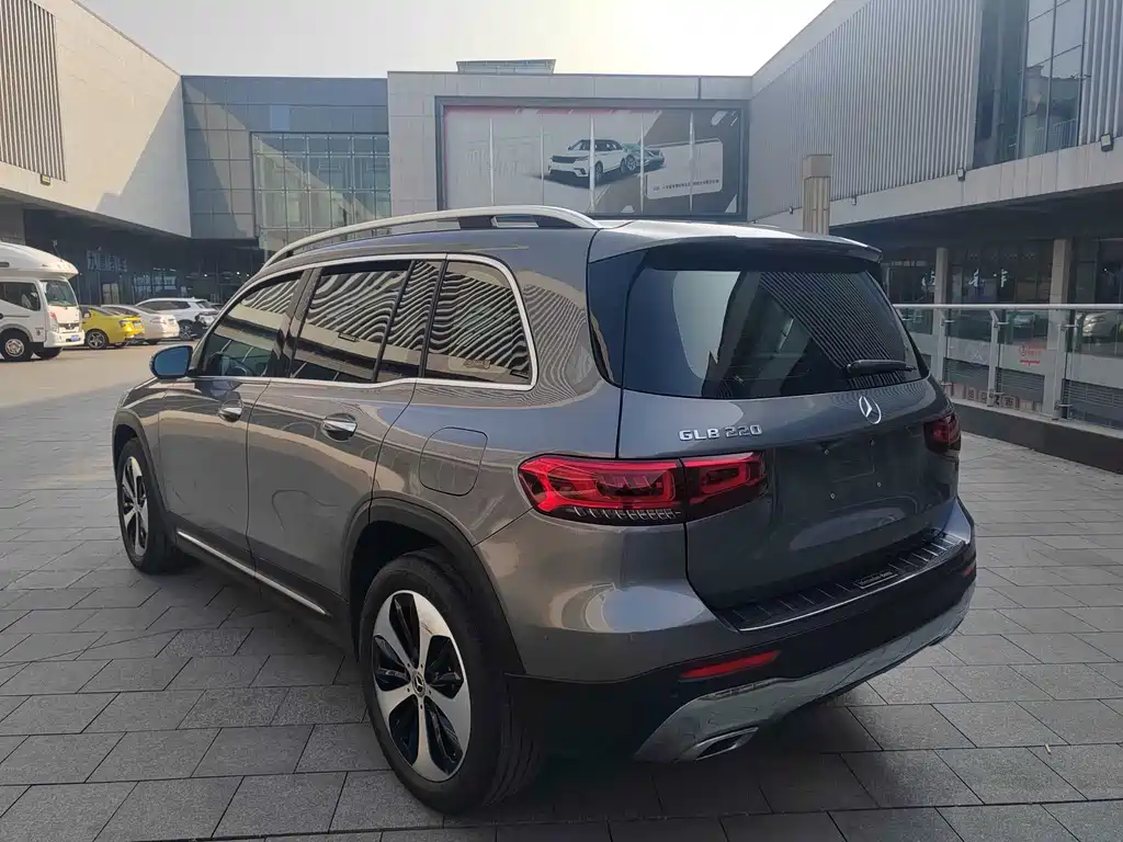Mercedes-Benz GLB 2023 — фото 19