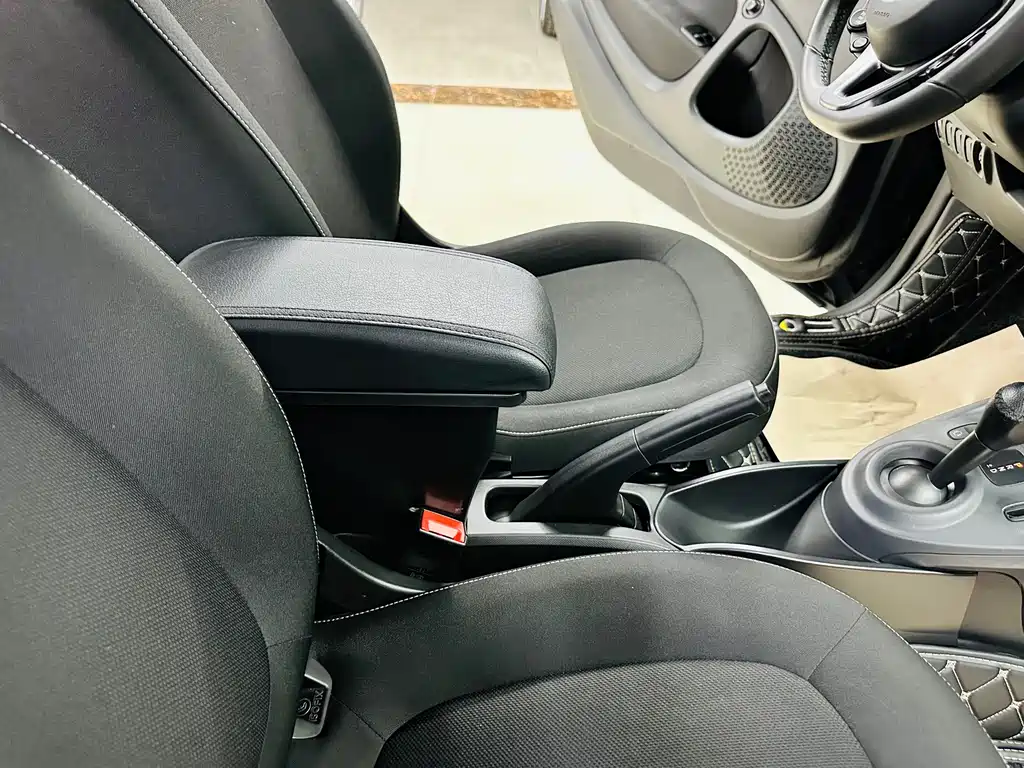 smart Fortwo 2018 — фото 29