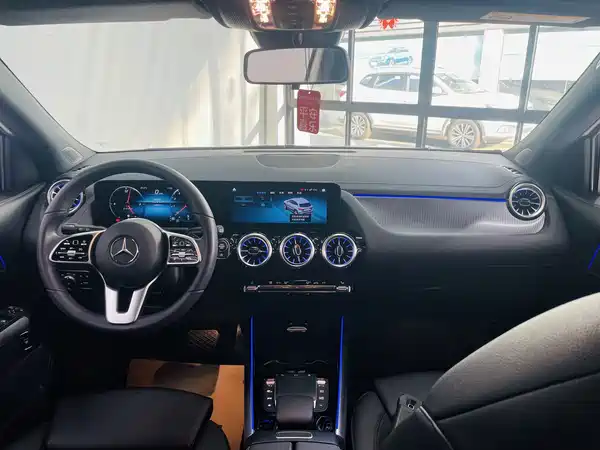 Mercedes-Benz GLA 2023