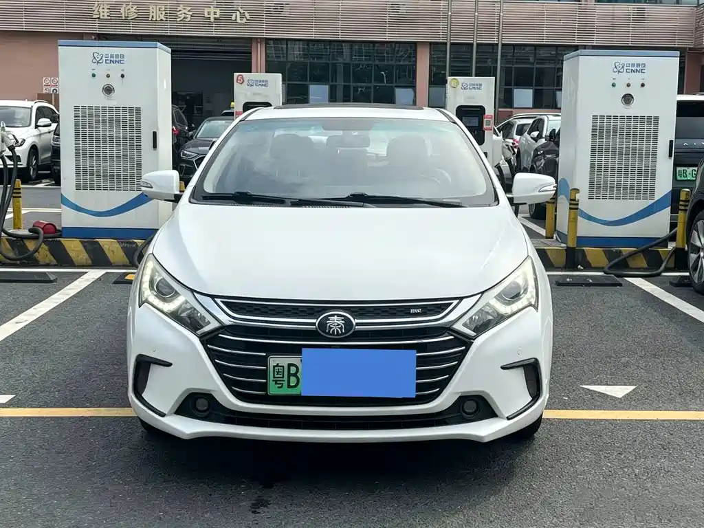 BYD Qin EV 2017 — фото 2
