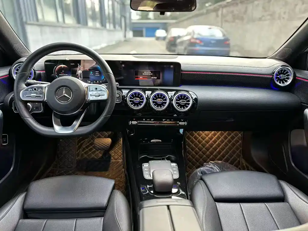 Mercedes-Benz A-Class 2022 — фото 9