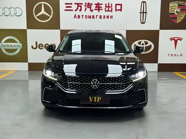Volkswagen Passat 2023
