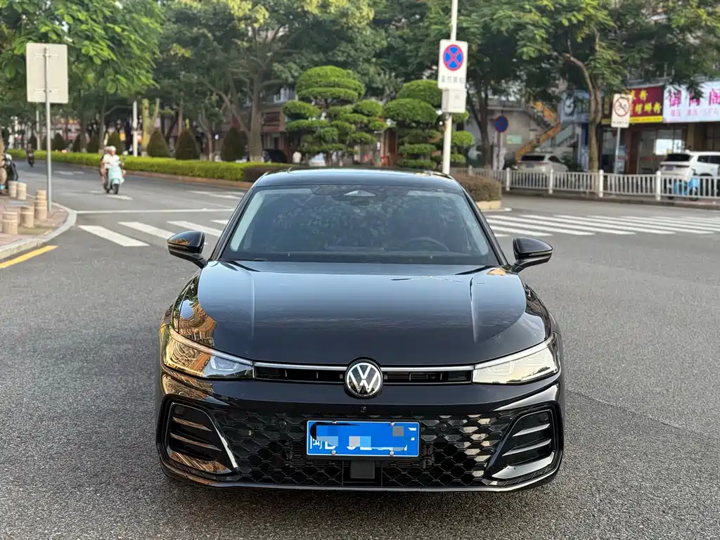 Volkswagen Passat 2025