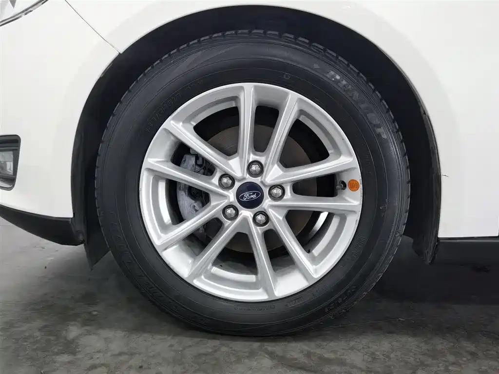 Ford Focus 2018 — фото 17