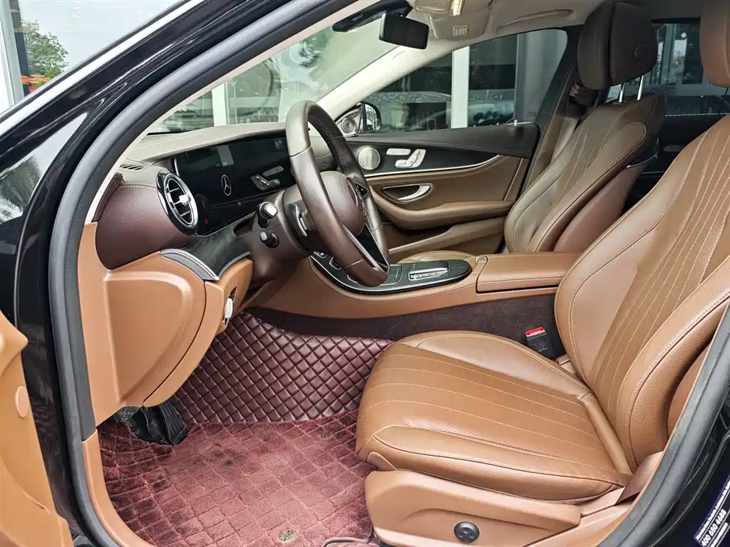 Mercedes-Benz E-Class 2023 — фото 4