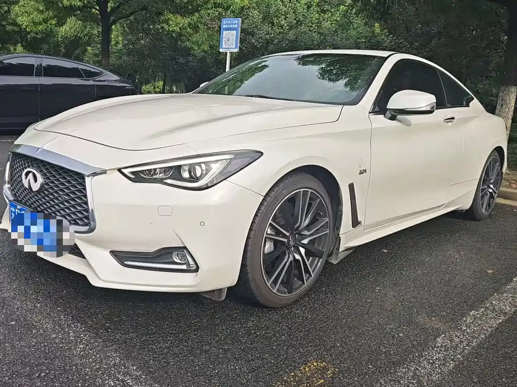 Infiniti Q60 2018 — фото 1