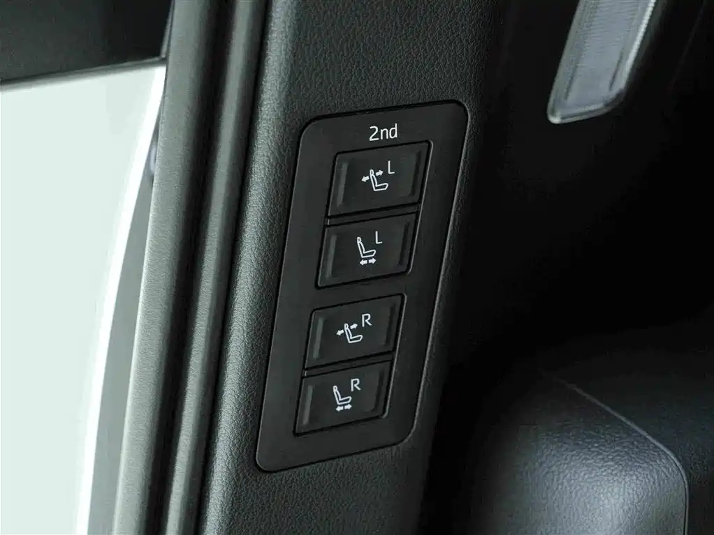 Toyota Vellfire 2024 — фото 22