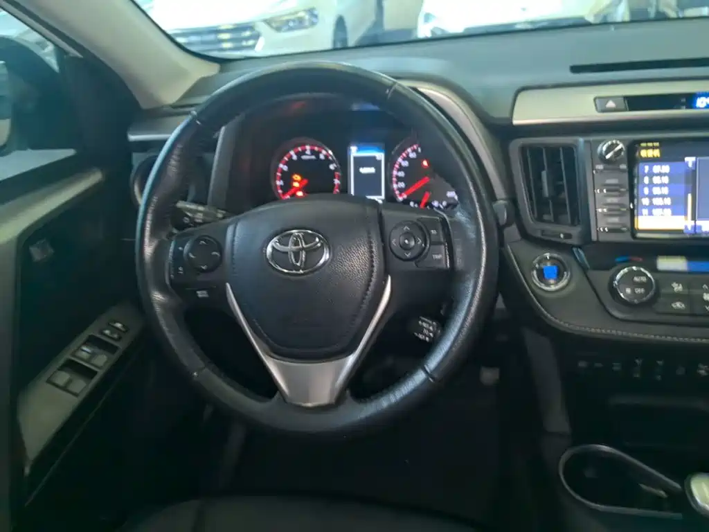Toyota RAV4 2017