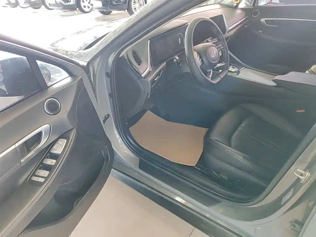 Hyundai Sonata 2022 — фото 16