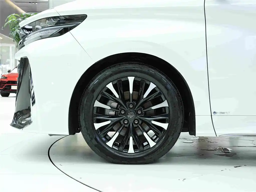Toyota Vellfire 2024 — фото 24