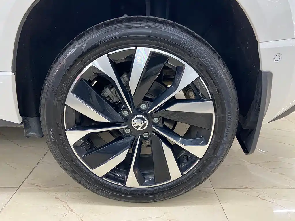 Skoda Karoq 2022 — фото 10