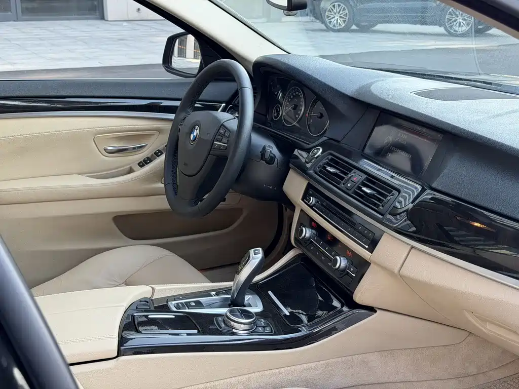 BMW 5 Series 2013 — фото 12