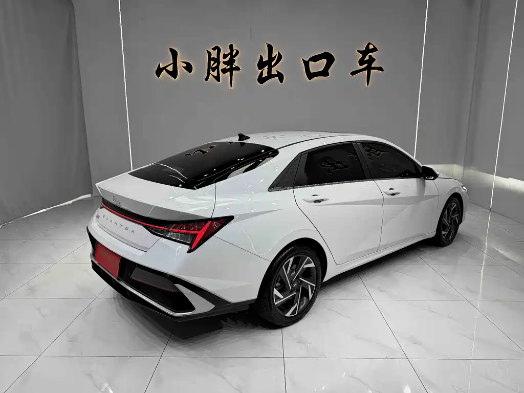 Hyundai Elantra 2023 — фото 6