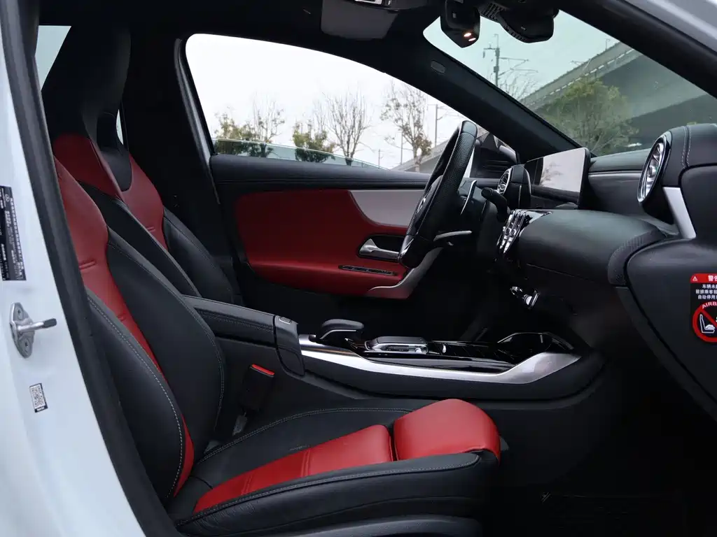 Mercedes-Benz A-Class AMG 2021 — фото 16