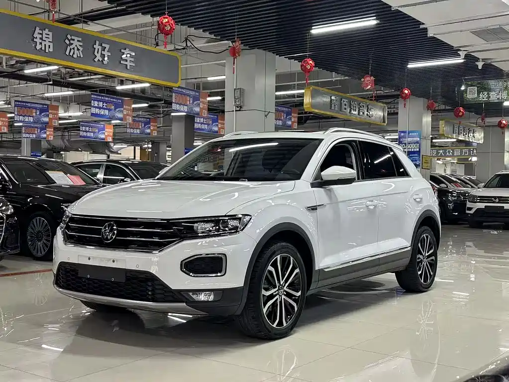 Volkswagen T-Roc 2023 — фото 1