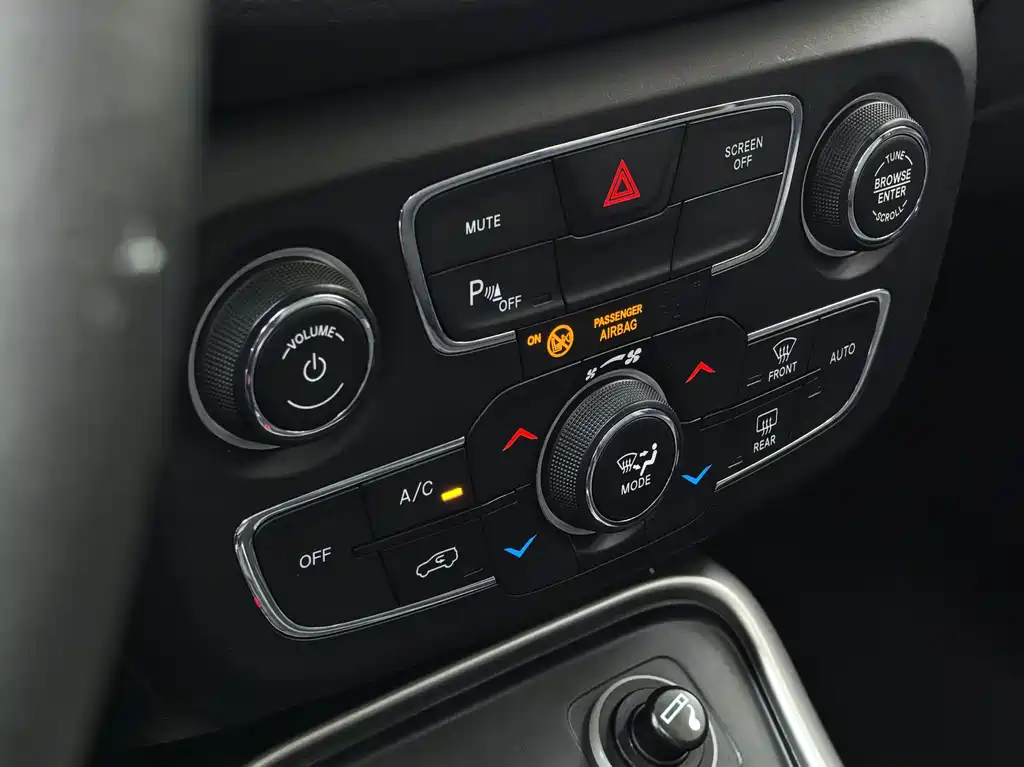 Jeep Compass 2018 — фото 20