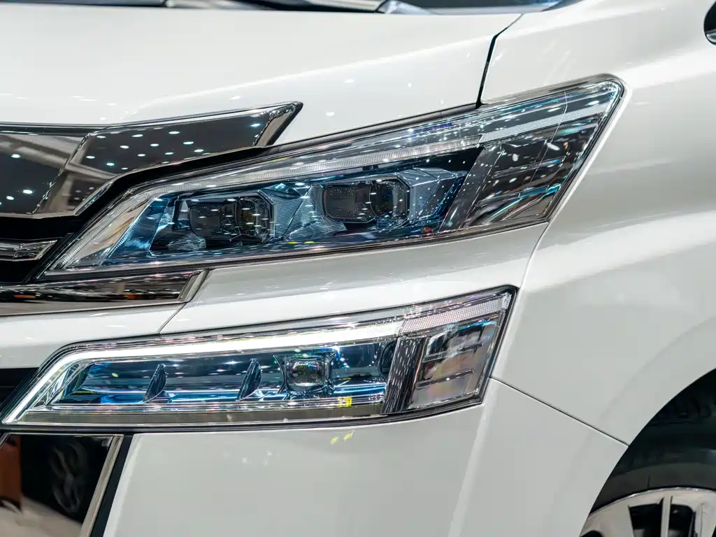 Toyota Alphard 2020 — фото 6