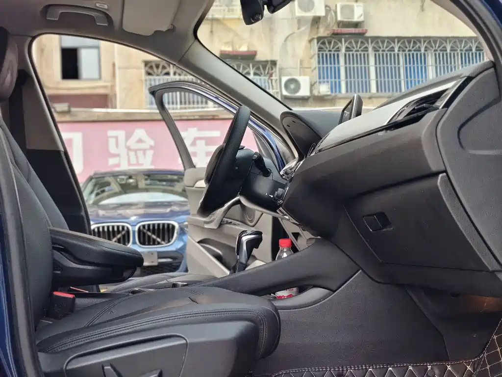 BMW X1 2018 — фото 12