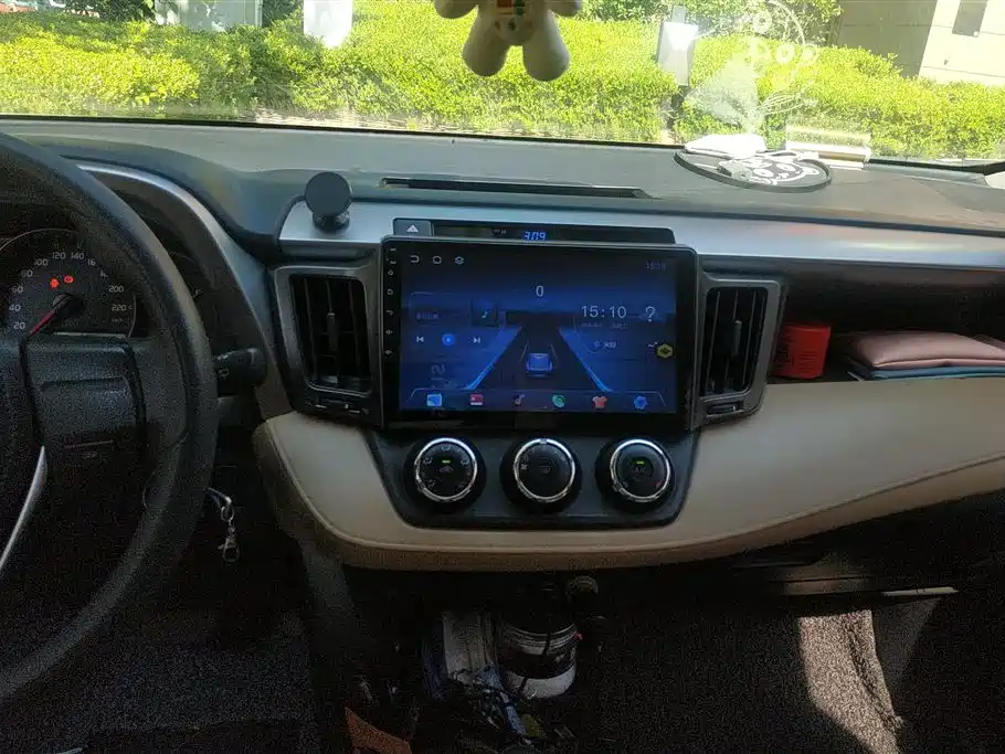Toyota RAV4 2017 — фото 13