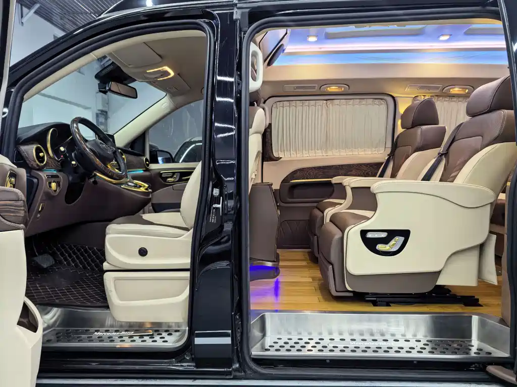 Mercedes-Benz V-Class 2019 — фото 8