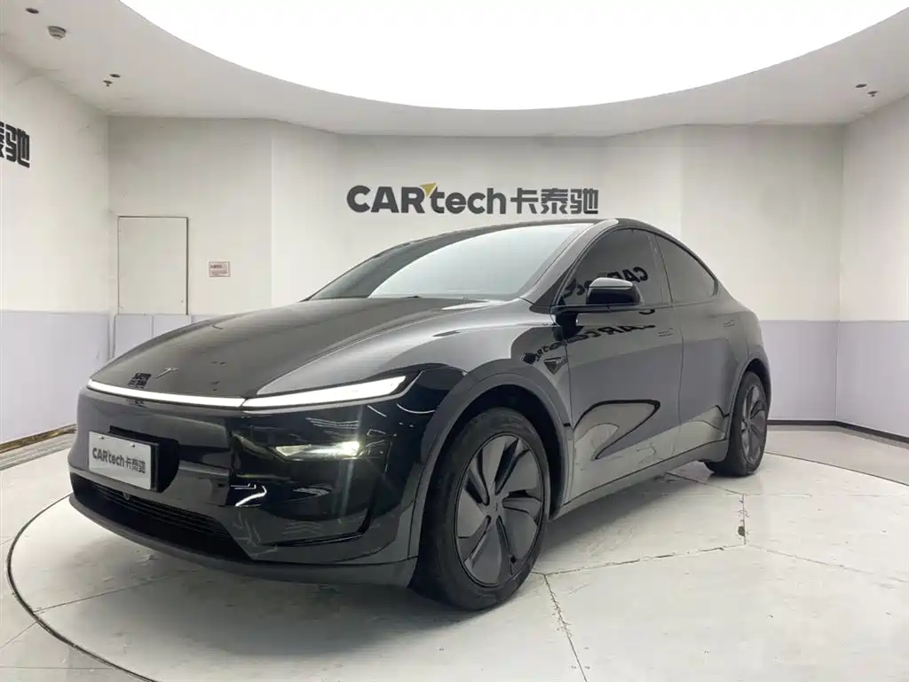 Tesla Model Y 2025 — фото 1