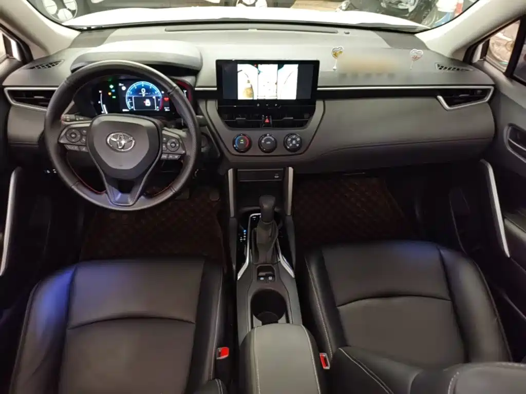 Toyota Corolla Cross 2023 — фото 10