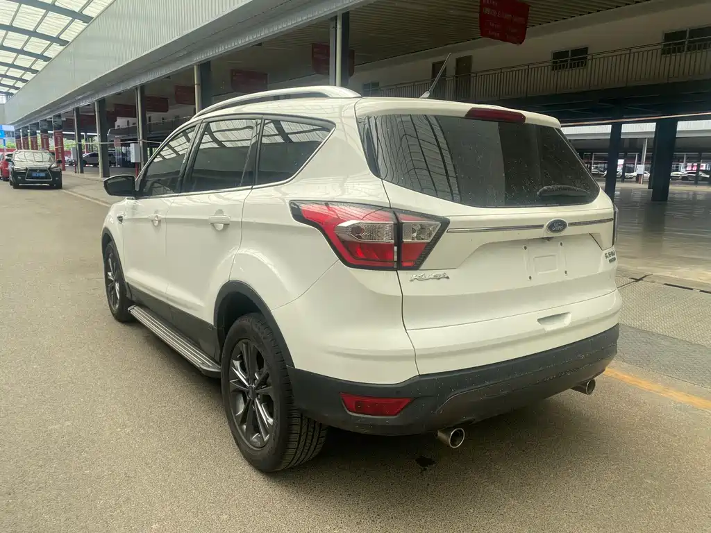 Ford Kuga 2021 — фото 9